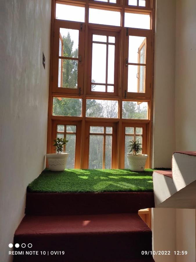 Green Resort Srīnagar Buitenkant foto